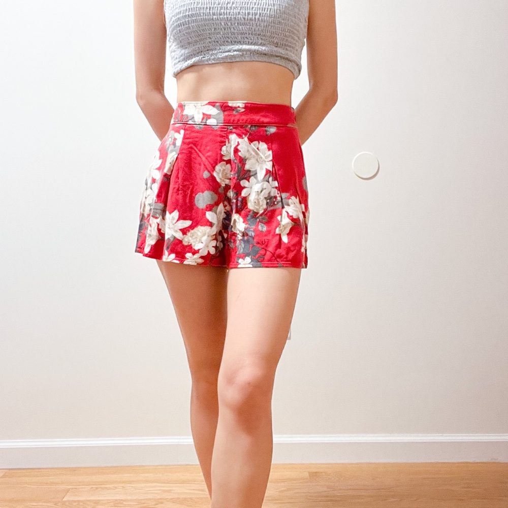 Hollister red floral flowy shorts